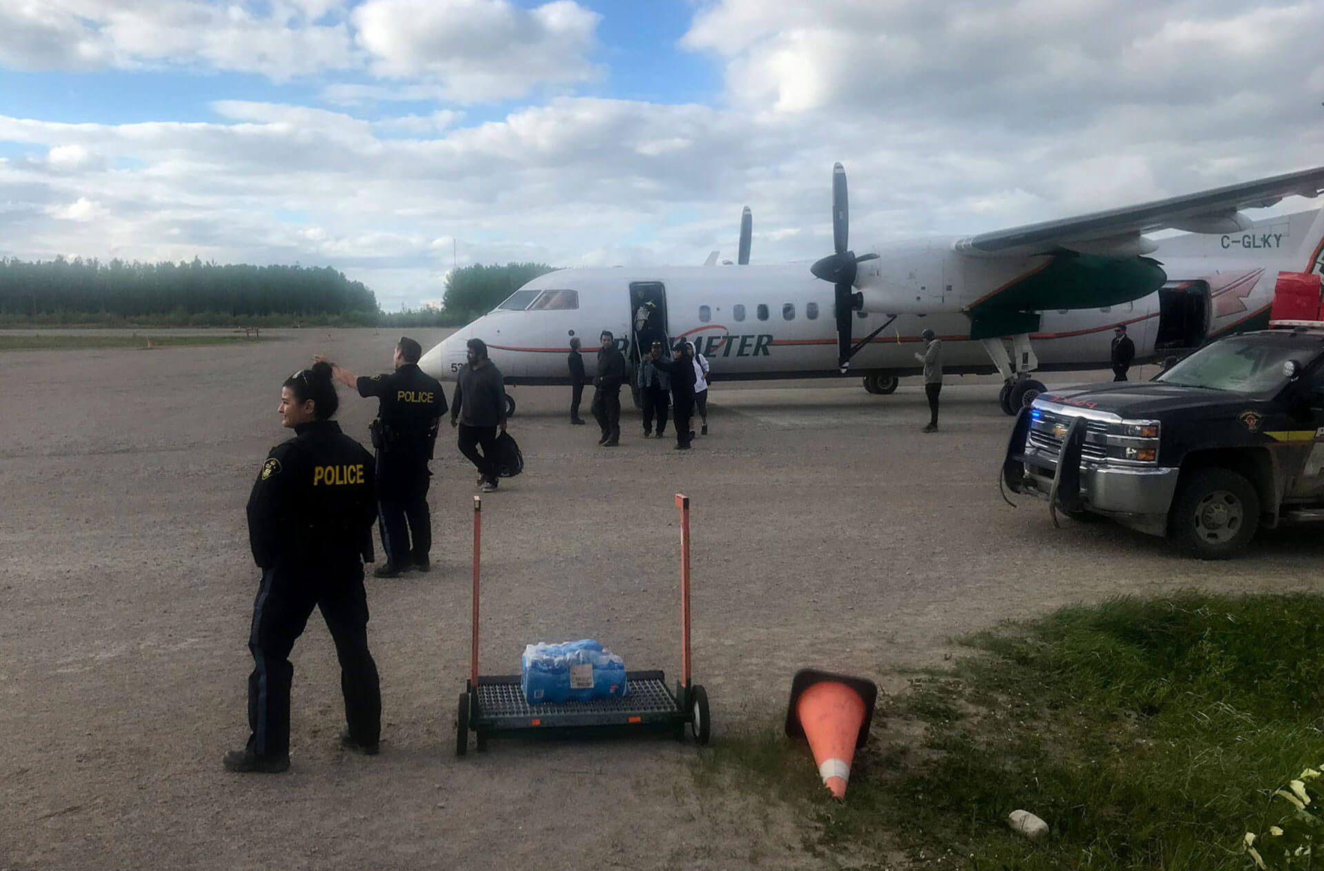 Latest_News_Pikangikum_Evacuation_Photo-2